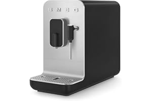 Smeg, Macchina da Caffè Espresso Automatica BCC02BLMEU, Lancia Vapore, Macinacaffè Integrato, Sistema Thermoblock, Serbatoio 1,4 L, Cassetto Raccogligocce Rimovibile, Dimensioni Compatte, 1350W, Nero