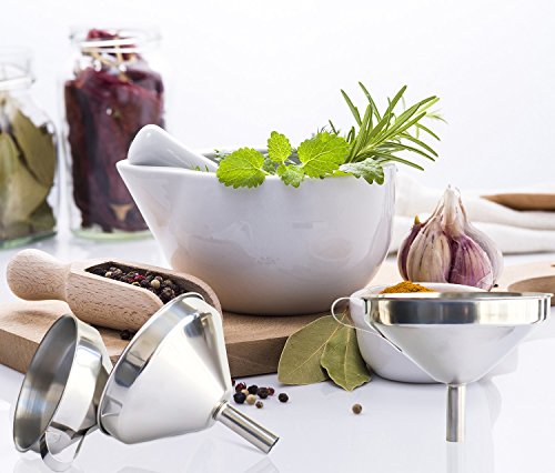 Edelstahl-Trichter, PEMOTech 3 Perfekte Größen von Großen bis zu Kleinen Trichtern, ausgerüstet mit Griff und zwei Stück Abnehmbares Sieb/Filter fürs Kochen, Essentielle Öle, Flaschenfüllung, Übertragen von Liquidem, Flüssigkeit, trockene Zutaten & Pulver, Weinherstellung, Silber. - 7
