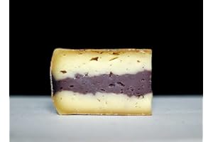 INKE Foz'e Murta (1 kg) Pecorino aromatizzato al mirto. Formaggio di pecora sardo realizzato dal pluripremiato pastore Giuseppe Cugusi, originario di Gavoi, titolare di Sa Marchesa