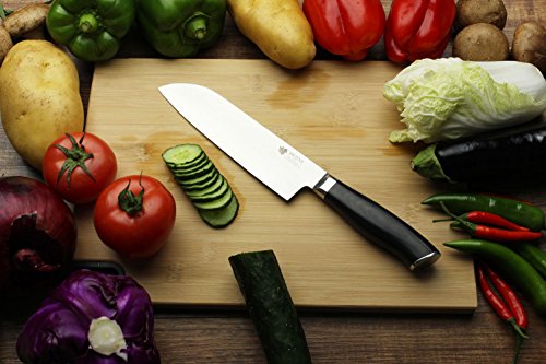 Das SWITYF VG-10 hochwertige japanische Stahl-Santokumesser ist ein Spezialmesser das178mm lang und mit hohen Kohlenstoffgehalt ist Das Micarta-Handgriff wurde mit Verbundwerkstoff ergonimisch entwickelt Das Damaskus-Muster ist wunderschön DDSK-TK - 4