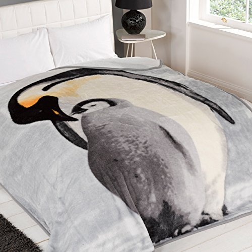 Dreamscene Penguin Animal Print Faux Fur Warm Soft Throw Fleece Blanket - Penguin, 150 x 200cm Dreamscene Penguin Animal Print Faux Fur Warm Soft Throw Fleece Blanket - Penguin, 150 x 200cm