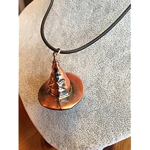 Kette mit Anhänger sprechender Hut 