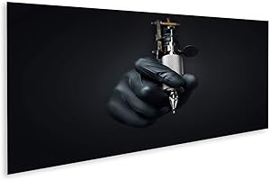 islandburner, Tableau Tableaux sur Toile Tatoueur Tenant Une Machine à tatouer sur Fond foncé, Machine pour Un Concept de Tatouage Impression Image Motif Moderne Décoration Affiche Photo QKZ