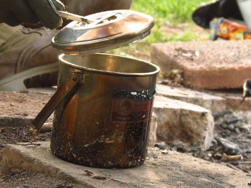 ZEBRA Edelstahl Bushcraft Kochtopf – Billy Can -, mit Einsatz – 14cm, 2 Liter, für 2 Personen - 7