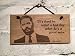 Produktbild TOM HARDY Zitat "ist es sehr ein Bad Boy, wenn er 's A Good Man" Oak Board Furnier Shabby Chic Schild mit Leder-Spitze, fertig in Teak Öl.