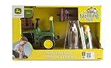 TOMY John Deere Spaß mit dem Traktor Spielset - Bauernhofset zum Spielen für drinnen und draußen - für Kleinkinder ab 12 Monate