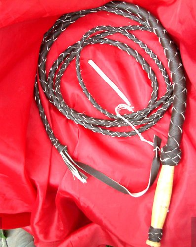 REAL-LEATHER-6-FT-BULL-WHIP-with-wooden-handle-makes-loud-crack