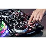 Numark-Party-Mix-DJ-Controller-mit-Eingebauter-Lichtshow-und-Soundkarte-Inklusive-Virtual-LE-Software