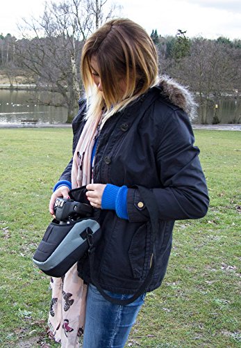 Housse de transport moyenne pour appareils photo Panasonic Lumix GF8 et DMC-FZ300  Nikon Coolpix B500 et B700 Bridge et Pentax K-1 SLR et leurs accessoires   bandouli  re BONUS  par DURAGADGET