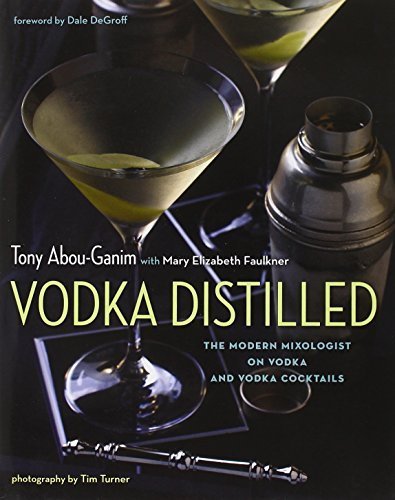 Télécharger Vodka Distilled: The Modern Mixologist on Vodka and Vodka Cocktails by Tony Abou-Ganim (2013-02-12) Gratuit