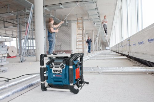 Bosch Professional GML 20 Akku-Baustellenradio, 20 Watt Nennleistung, USB, SD, 2x Aux-In, Aux-Out, 12 V Steckdose - 6