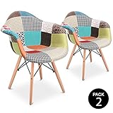 La forma del asiento y respaldo de una sola pieza y curvado se adapta perfectamente a la forma del cuerpo para máxima comodidad. Tapizado de tela.
