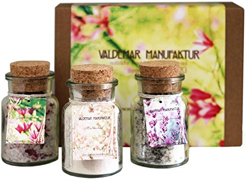 Geschenkset – 3 Badesalze – Premium-Badesalze der Valdemar Manufaktur – 100% natürliche Inhaltsstoffe, wunderschön und herrlich duftend. Je für 2 Anwendungen. In personalisierbarer Geschenkverpackung. Mit Molke, Totes-Meer-Salz, Epsom-Salz, ätherischen Ölen und Blüten.