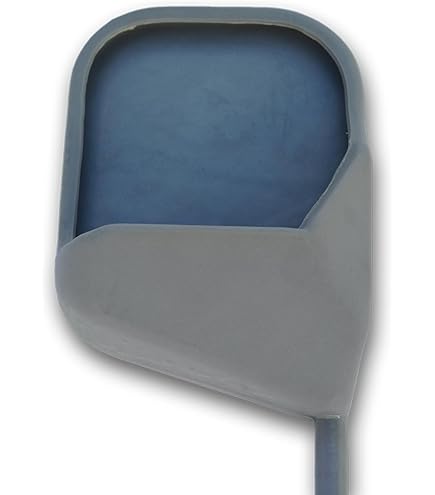 Rij Urinoirs in Een Openbaar Toilet Stock Foto - Afbeelding: 151352954