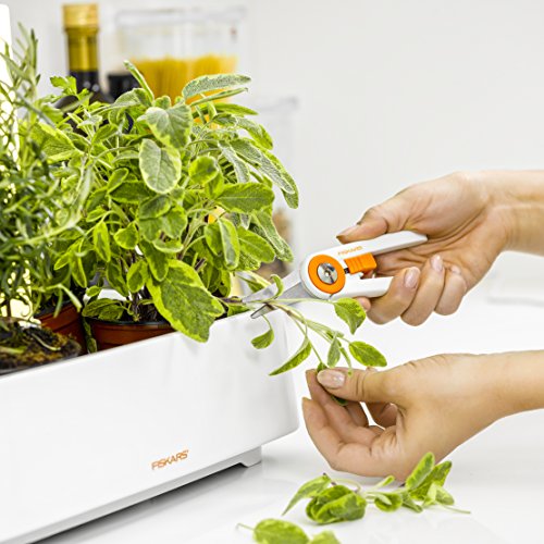 Fiskars Kräutergartenschere, Gesamtlänge 14,5 cm, Rostfreie Stahl-Klingen/Kunststoff-Griffe, Weiß/Orange, 1003481 - 4