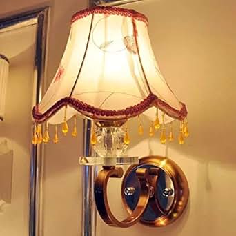 Die Zimmer wechseln Nachttischlampe Licht und warme Stoffe Flur Lampen