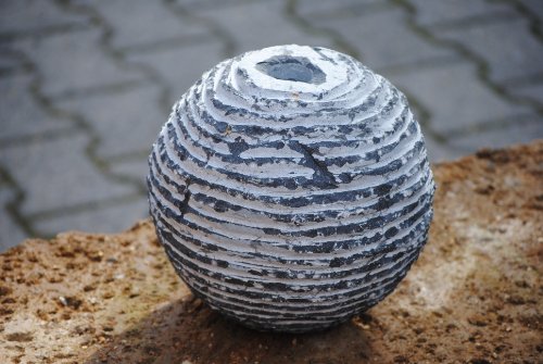 Kugel aus Kalkstein,20cm Durchmesser,mit Bohrung 30mm