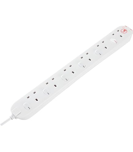 PROLUNGA ELETTRICA BIANCA 3 PRESE CON TERRA DA 1,5M CON INTERRUTTORE. 3