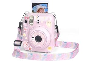 Berfea Ochronne przezroczyste etui przezroczysta kryształowa obudowa kompatybilna z aparatem natychmiastowym Polaroid Fujifilm Instax Mini 12 z paskami na ramię, naklejkami i kieszenią do