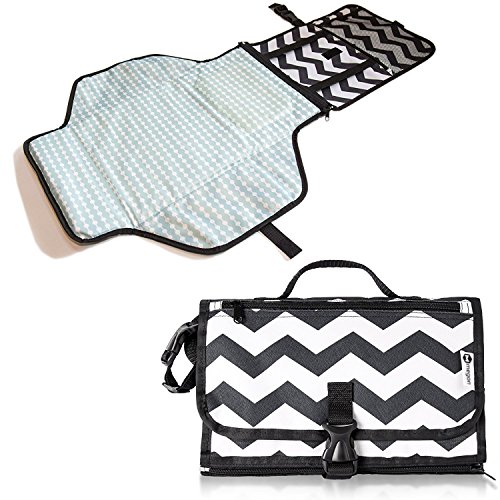 Preisvergleich Produktbild Baby Wickelauflage Wickeltasche für Unterwegs - Tragbare Wechselstation (Schwarz-Weiss)