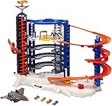 Die Hot Wheels Super Megacity Parkgarage ist mit mehr als 90 cm Höhe die größte ihrer Art und bietet Platz für mehr als 140 Fahrzeuge