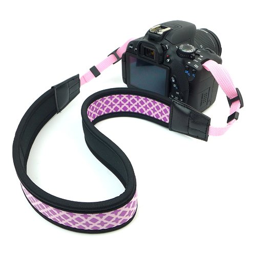Kameragurt | Birugear® Universal Neopren Rutschfest Kamera Camcorder Schultergurt / Trageriemen für DSLR, SLR, Digitalkamera, Systemkamera - Lila / Römisches Muster Kameragurt | Birugear® Universal Neopren Rutschfest Kamera Camcorder Schultergurt / Trageriemen für DSLR, SLR, Digitalkamera, Systemkamera - Lila / Römisches Muster