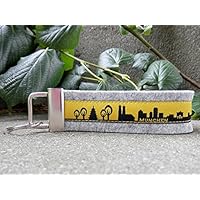Schlüsselanhänger Schlüsselband Wollfilz hellgrau München Skyline gelb schwarz!