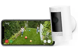 Ring Cámara exterior con batería (Stick Up Cam) | Cámara de vigilancia wifi para tu domicilio sin cables, con vídeo HD, comunicación bidireccional, instalación fácil | 30 días gratis de Ring Home