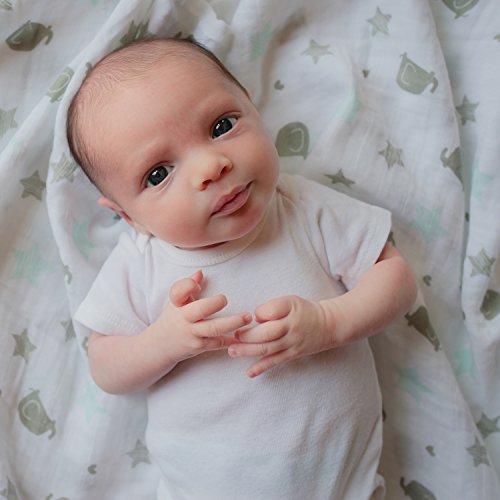 Pucktücher aus Musselin 4er-Pack – Große Musselin-Puckdecken von CuddleBug, 120 cm x 120 cm – Beste Musselindecken aus weicher Baumwolle – Bestes Geschenk für werdende Eltern – Ideal fürs Kinderbett – Für Mädchen oder Jungen – 4 niedliche Motive – Garantie auf Lebenszeit! - 4