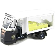 Oxford Diecast 1:76 Milk Float - Express Dairies Collectable model