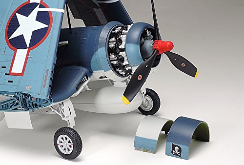1/32 Vought F4U-1A Corsair Model Kit (60325) - Tamiya