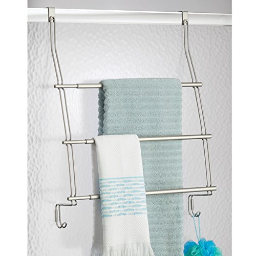 mDesign Handtuchhalter ohne Bohren montierbar – Handtuchhalter Tür-Befestigung einfach einzuhängen – als Duschhandtuchhalter, Badetuchhalter & für Kleidung – satiniert - 2