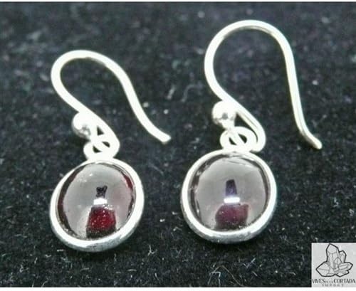 Small Silver Earrings, Round shaped cabochon in garnet.