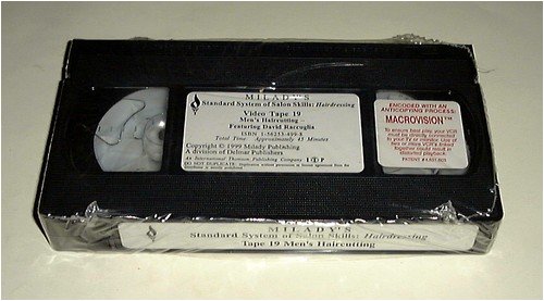 Preisvergleich Produktbild Standard System of Salon Skills: Hairdressing [VHS]