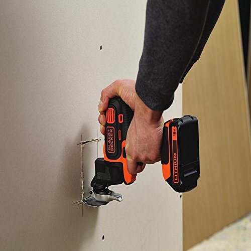 Black+Decker 18V Akku-Multifunktionswerkzeug Multievo, Multifunktionsmaschine, Starter-Set inkl. Bohrschrauberkopf, 2x 1.5Ah Li-Ion Akku, Ladegerät, Koffer, LED-Leuchte, Softgriff, MT218KB - 11