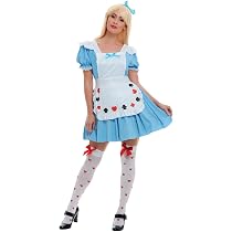 Donna in costume corvo che guarda gioielli per scala Foto stock