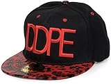 mit Lüftungslöcher styleBREAKER Snapback Cap \'DDPE\' im Leo Design mit Schlangen Prägung, verstellbar, Unisex 04023034, Farbe:Schwarz-Rot