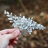 Opal cristales brillantes y son todos juntos con perlas de cristal Silvery alambre. dos bucles de acero trenzado, que proporciona un sutil brillo a El accesorio, combinado con un par de plata tonos brillantes ópalos entre el.