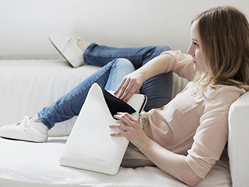 COOL BANANAS ShockProof Pro H  lle passend f  r Apple MacBook Pro   Air 13 Zoll   Tasche mit hochwertigem Kunstlederbezug   sto  absorbierender Kern m