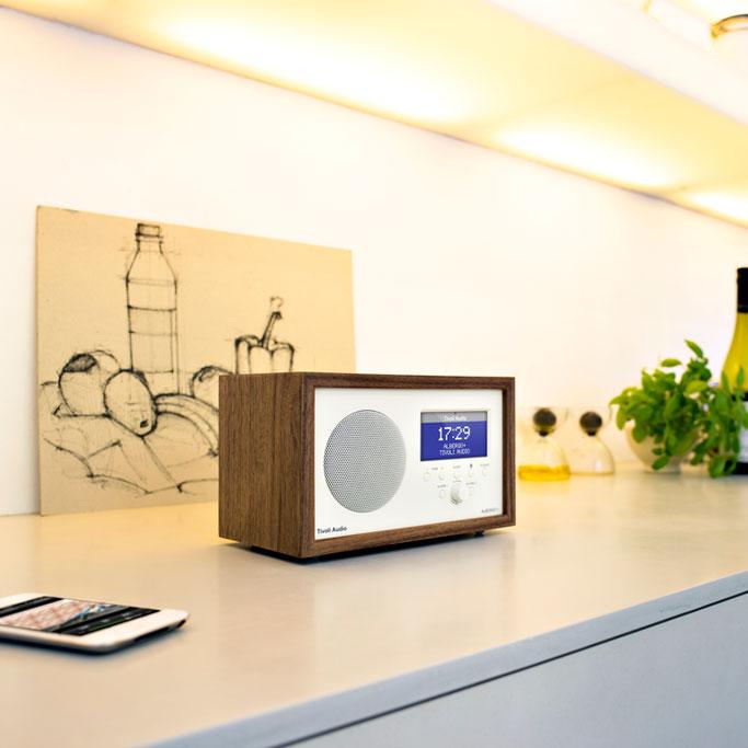 Tivoli Audio Albergo+ DAB+/FM Clock Radio Glossy Red Amazon.co.uk