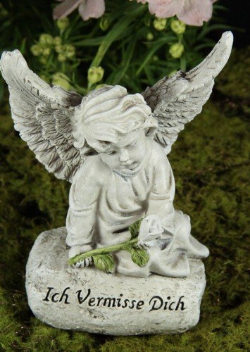 Grabengel auf Stein sitzend - 4