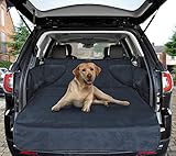 ✔ EINFACHE ANWENDUNG: Die Schutzdecke wird im Kofferraum ausgebreitet und mit verstellbaren Riemen an den hinteren Kopfstützen befestigt. 4 kräftige Klettverschlüsse verhindern ein Verrutschen der Decke.