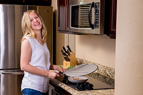 Engmaschiges Spritzschutzsieb aus Edelstahl mit Standfüßen mit hitzebeständigem Griff von LiveFresh Ein Fettschutz, der auf jeden Topf oder jede Pfanne passt und Spritzen verhindert,33 cm Durchmesser - 4