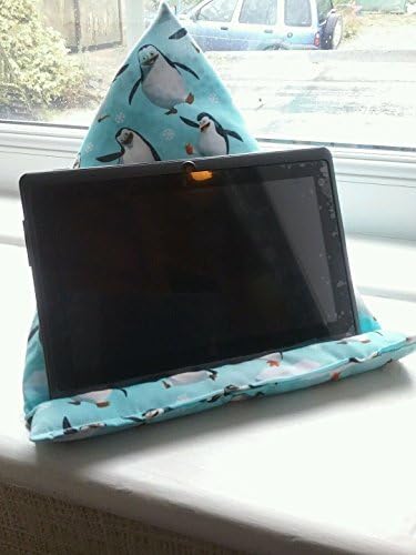 Penguin on blue ( Happy Feet ) - Novelty Gift - Tablet kindle ipad ebook bean bag stand cushion. These cute little handmade bean bag cushions are designed to hold Mobile phones, ipads, ebook readers etc.