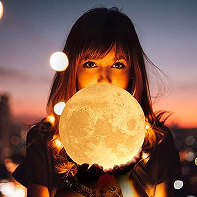 Arfbear Lampe Lune 3D Suspendue, 16 Couleurs Veilleuse LED avec Télécommande et Interrupteur Tactile, Lampe de Nuit USB Rechargeable avec Support en Bois, Décoration Lumières pour Kid Chambre 14cm
