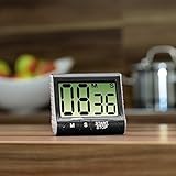 Temporizador de cocina con pantalla digital y números grandes para una mejor visualización,La escala es claramente visible.