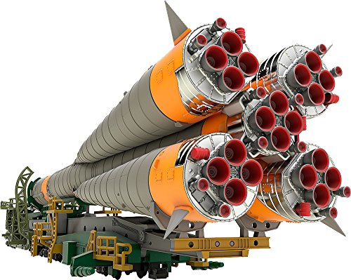 Good Smile Company Soyuz Rocket & Transport Train Plastic Model Kit 1/150 32 cm