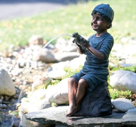 Certikin International Ltd Heissner 003285-00 45cm Spitter Lukas with Frog