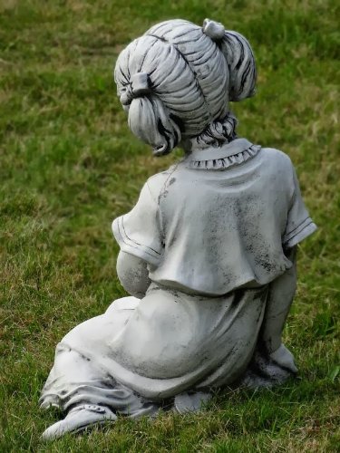 Steinfigur Mädchen sitzende Gross 48 cm ca. 26 kg Frostfest Stein Nr.273 - 4