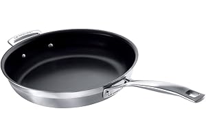 LE CREUSET Padella bassa con manico e maniglia in acciaio inox, int. antiaderente, diameter 28 cm, Compatibile con Tutte le Fonti di Calore, Induzione Inclusa, 96200328001000
